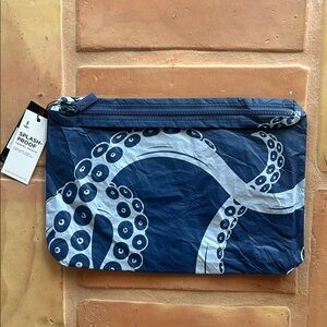 ALOHA Collection Blue Cosmetic Bag with Octopus Design and Zipper Closure